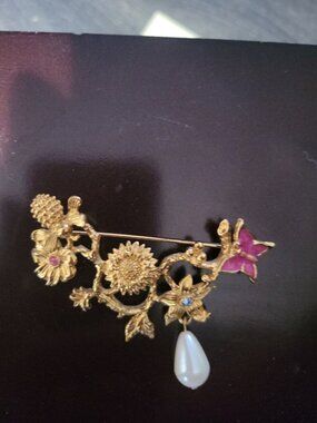 Avon Spring Garden Bee Butterfly Floral Goldtone Pink Blue  Drop Pearl 3.5x2 In